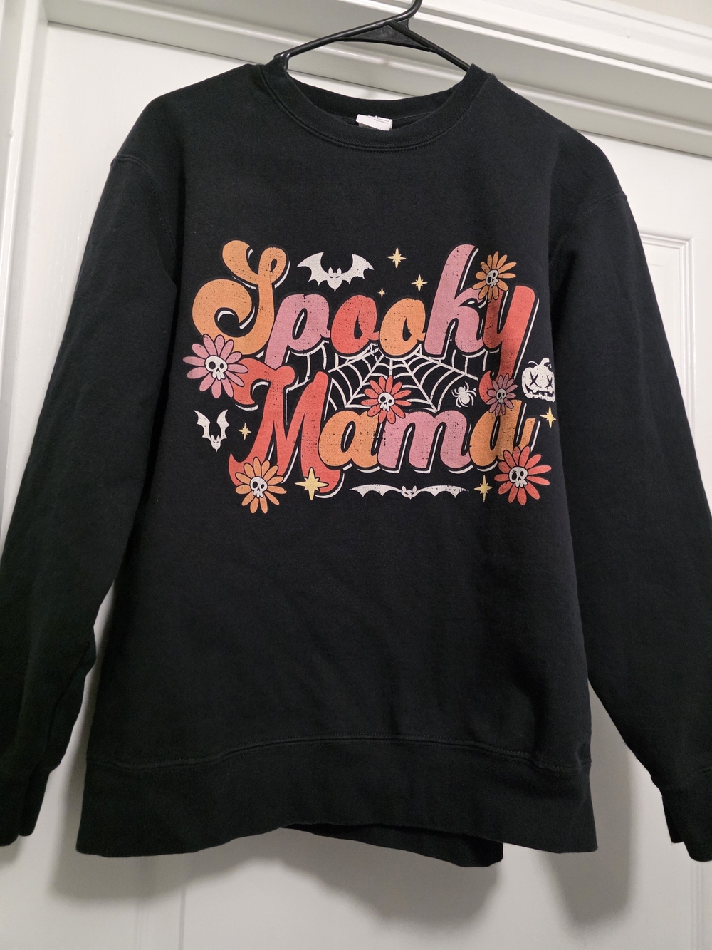 Spooky Mama Graphic Sweatshirt - Black